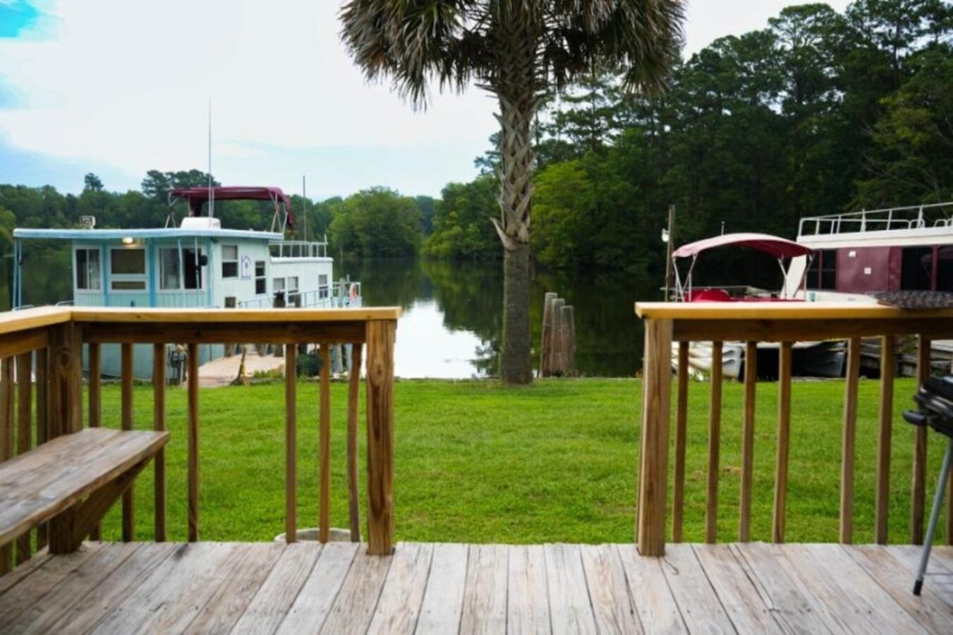 Bells Marina & Fishing Resort - Santee Lake Marion By I95 - Family Adventure, Pets On Request! Eutawville エクステリア 写真